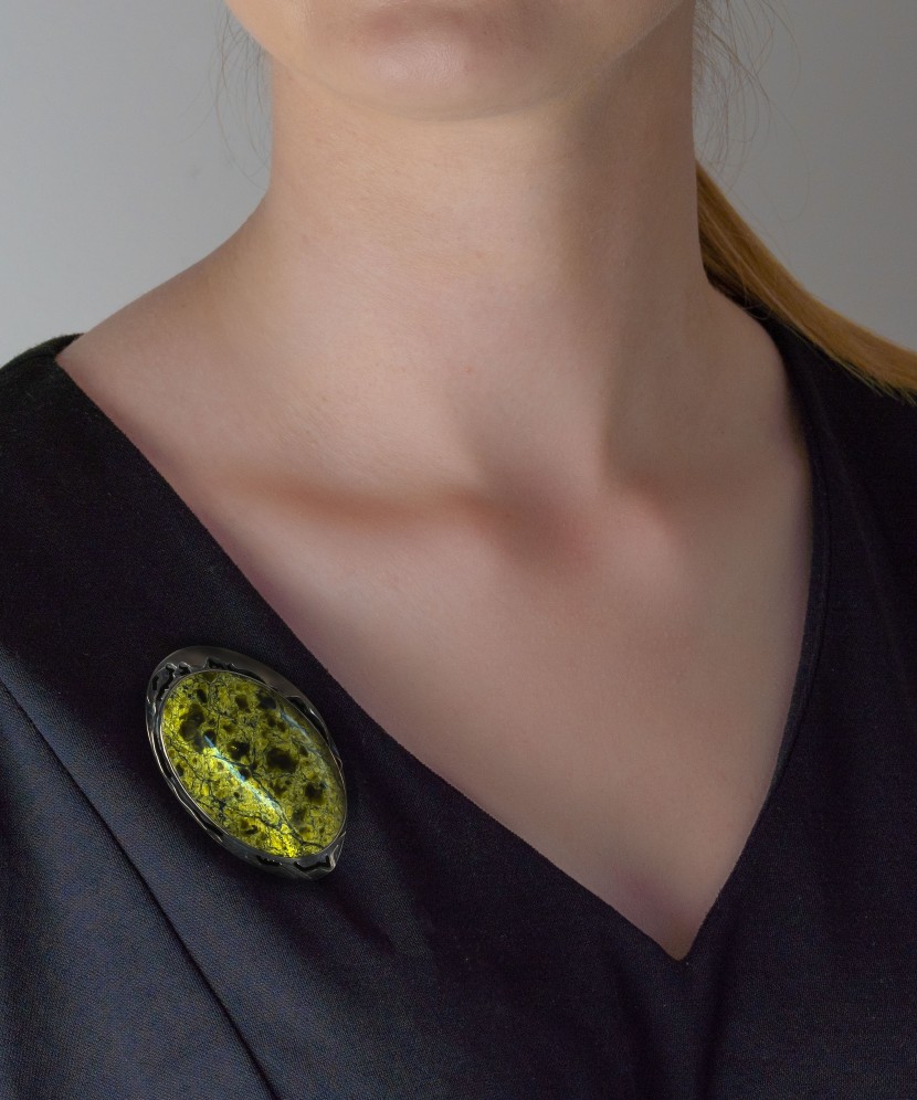 Sidabrinė sagė su serpentinu  - Goldinga