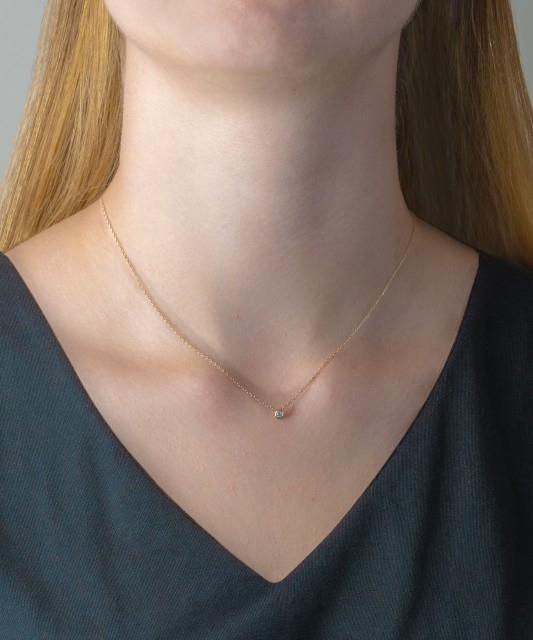 Золотая цепочка с бриллиантовым подвеской