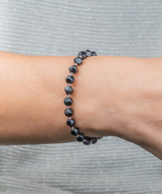 Melno Diegu Rokassrpādze Ar Zeltu Un oniksiem - Diegu rokassprādzes ar zeltu - Goldinga