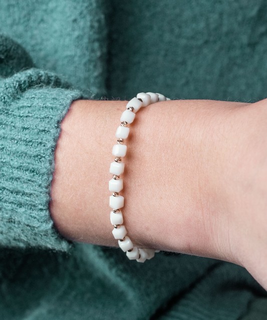 Baltā diega rokassprādze ar zeltu un oniksiem - Diegu rokassprādzes ar zeltu - Goldinga