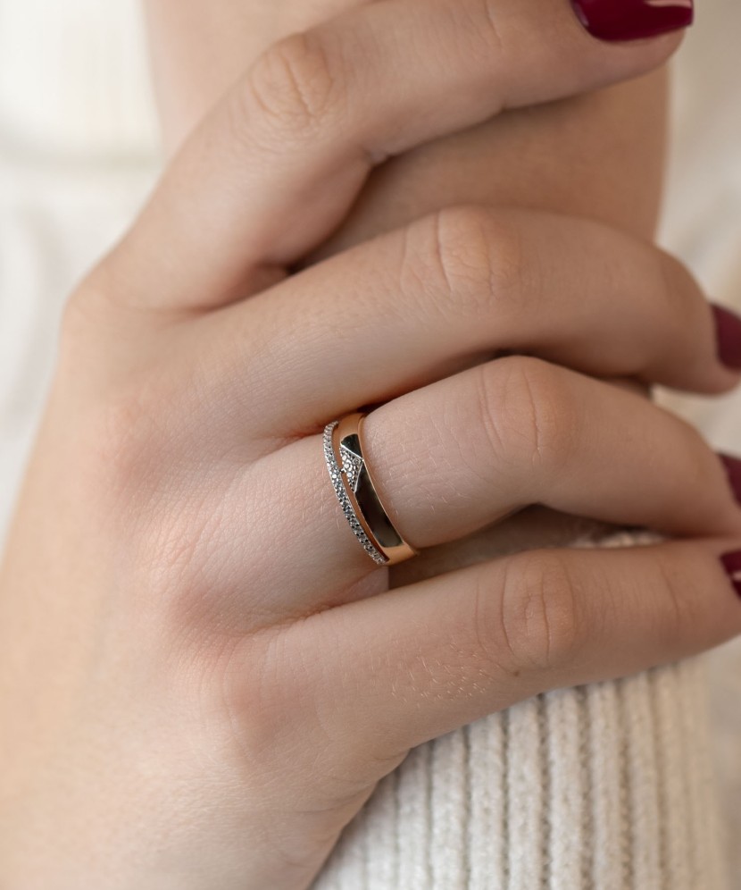 Золотое кольцо с цирконами