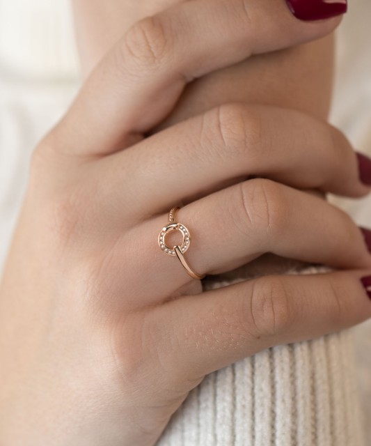 Zelta gredzens ar cirkonijiem