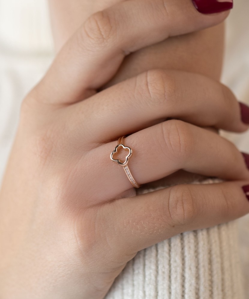 Zelta gredzens ar cirkonijiem