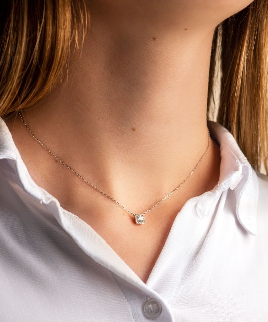 Baltā zelta ķēdīte ar cirkonija piekariņu