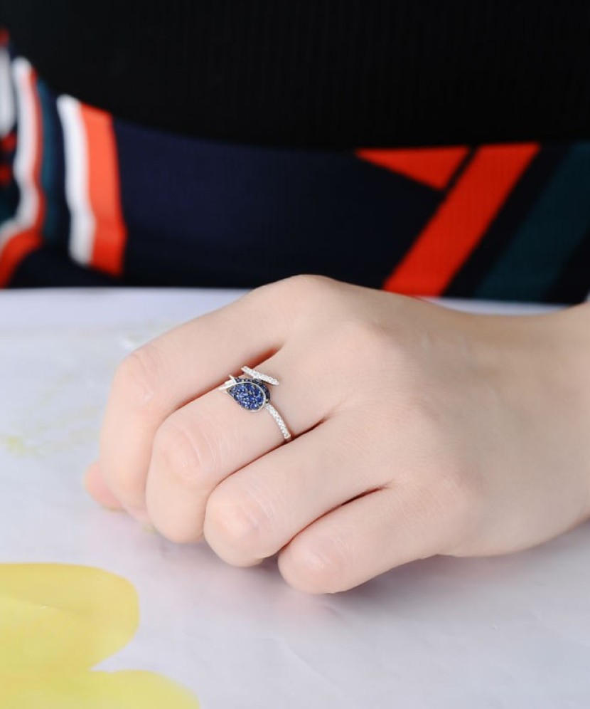 Sudraba gredzens ar cirkonijiem