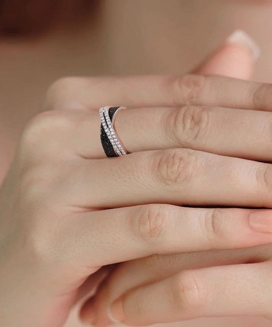 Sudraba gredzens ar cirkonijiemun špineļiem - Goldinga