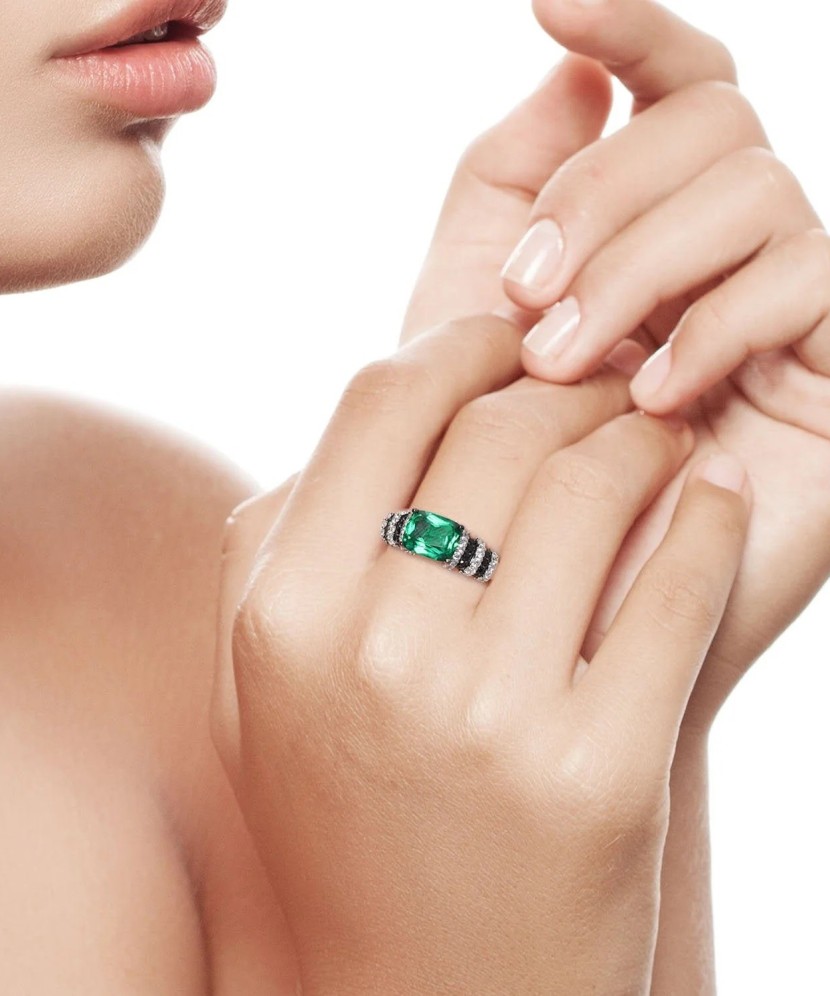 Кольцо из серебра с фианитами и шпинели