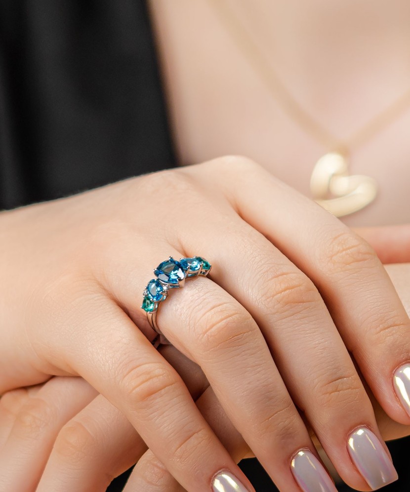 Sudraba gredzens ar cirkonijiem