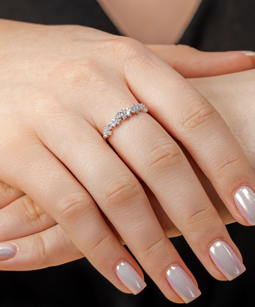 Sudraba gredzens ar cirkonijiem