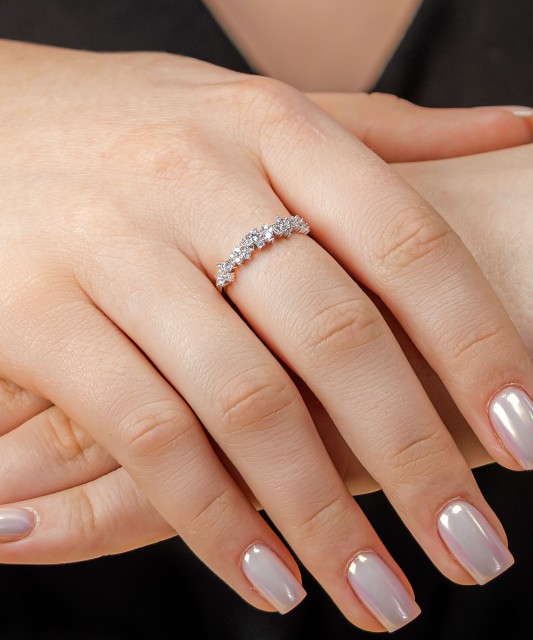 Sudraba gredzens ar cirkonijiem