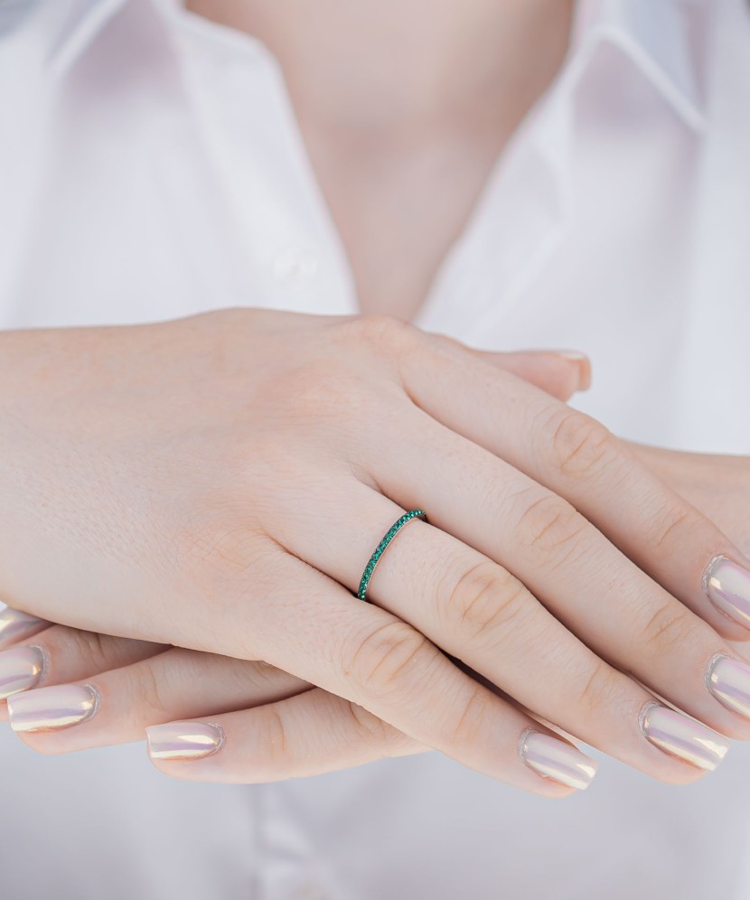 Sudraba gredzens ar spineļiem