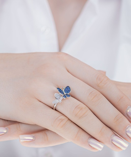 Sudraba gredzens ar cirkoniem "Tauriņi"