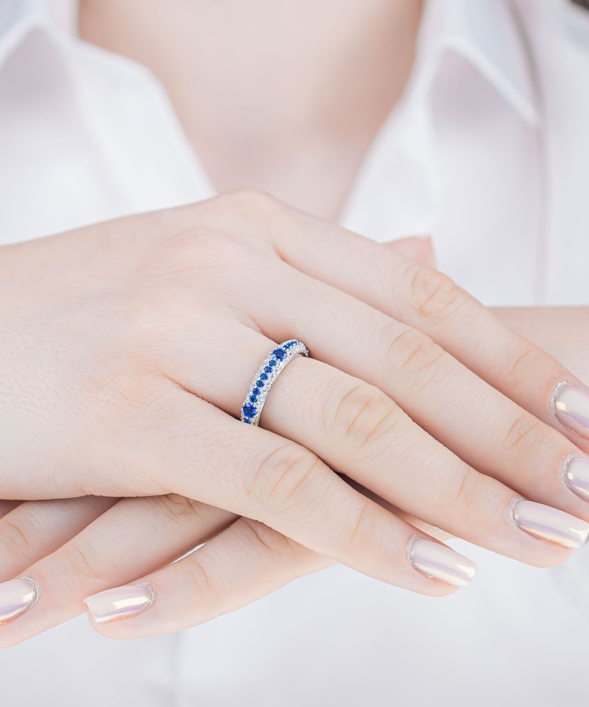 Кольцо из серебра с фианитами