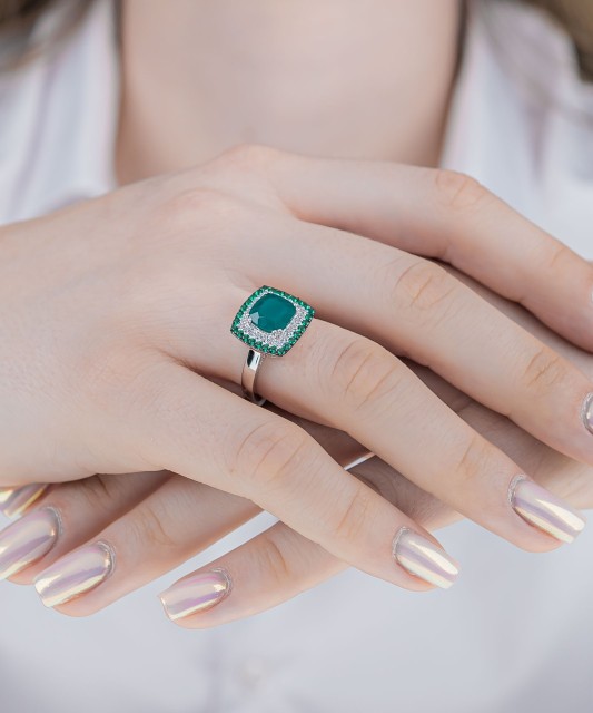 Sudraba gredzens ar cirkonijiemun špineļiem