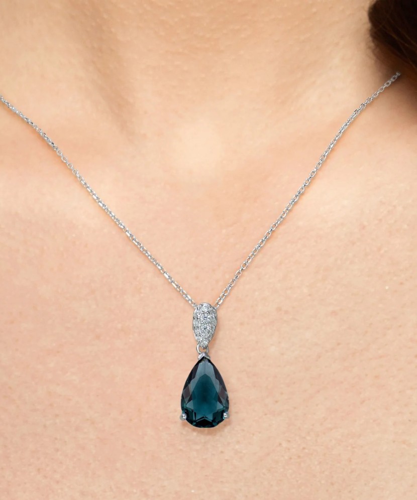 Sudraba kulons ar cirkoniem