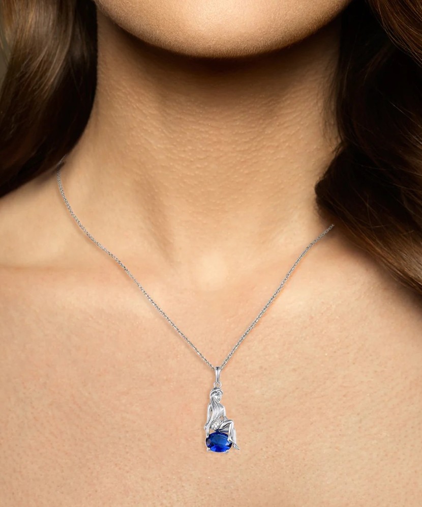 Sudraba kulons ar cirkonu "Jaunava"