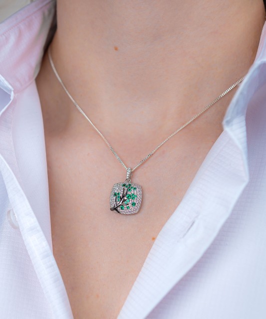 Sudraba kulons ar spineļiem un cirkoniem - Goldinga