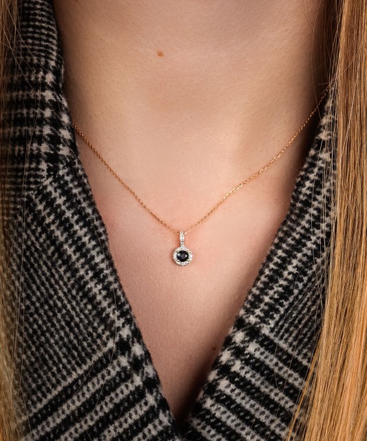 Zelta kulons ar safīru un dimantiem - Goldinga