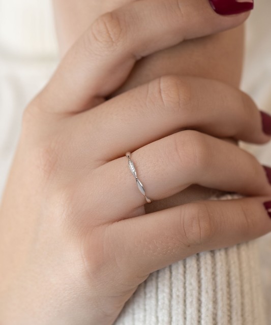 Baltā zelta gredzens ar dimantiem - Goldinga