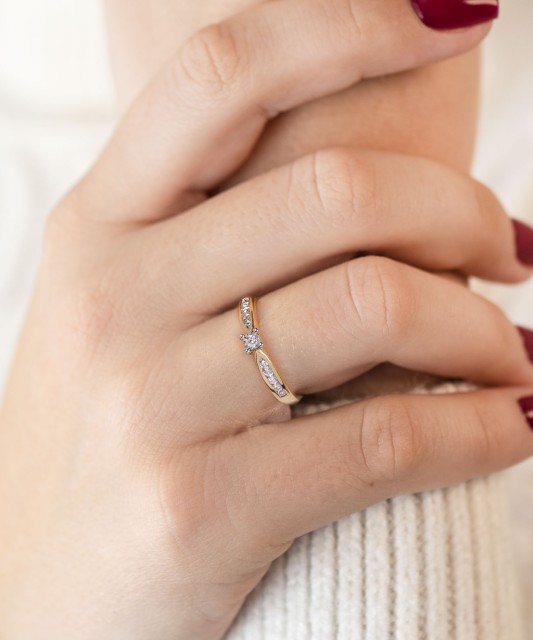 Dzeltena Zelta Gredzens Ar Dimantiem - Goldinga