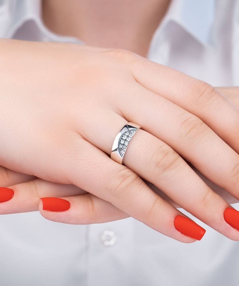 Sudraba gredzens ar cirkonijiem