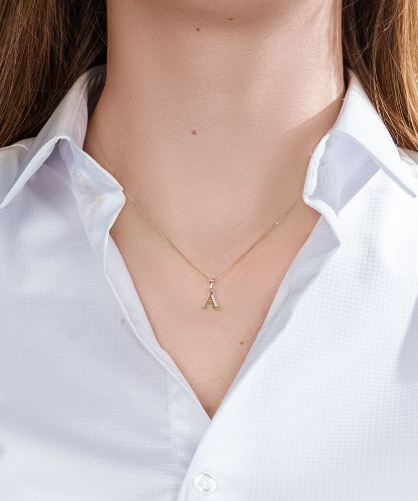 Золотой подвеска с цирконами буква A