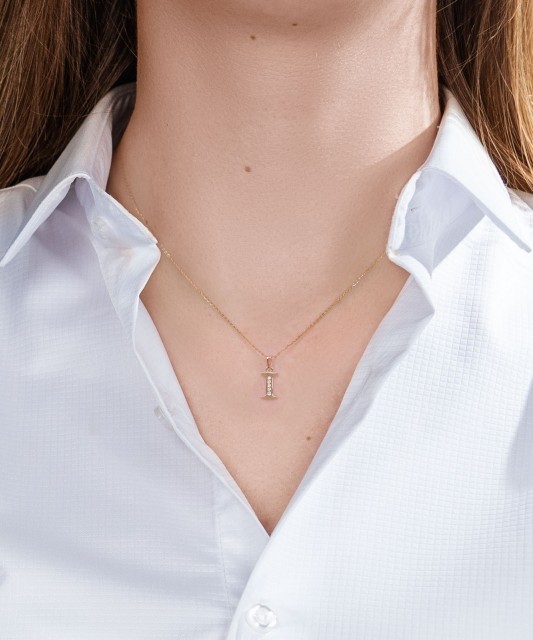 Zelta piekariņš ar cirkonijiem burts I