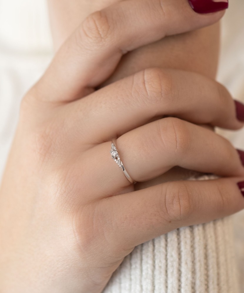 Кольцо из белого золота с бриллиантами