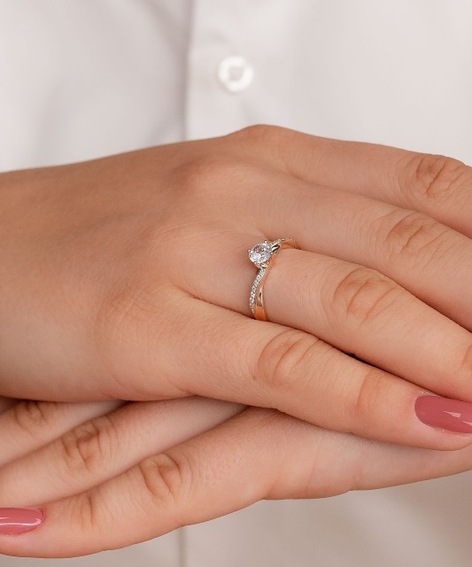 Zelta gredzens ar kristāliem - Goldinga