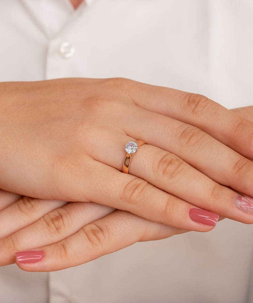 Zelta gredzens ar kristālu - Goldinga