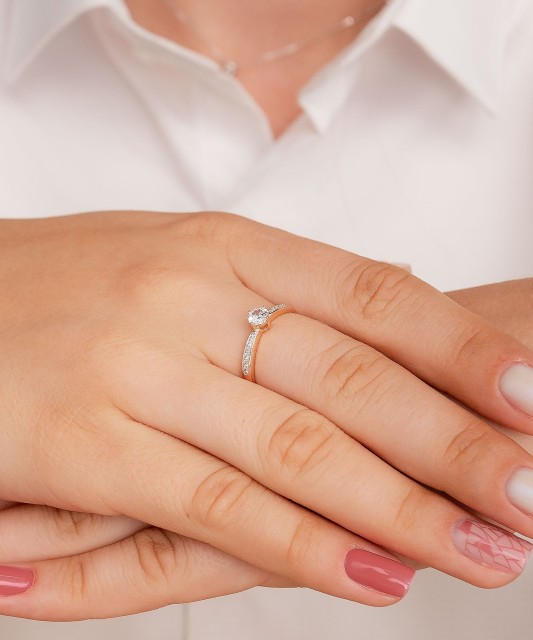 Zelta gredzens ar cirkonijiem - Goldinga