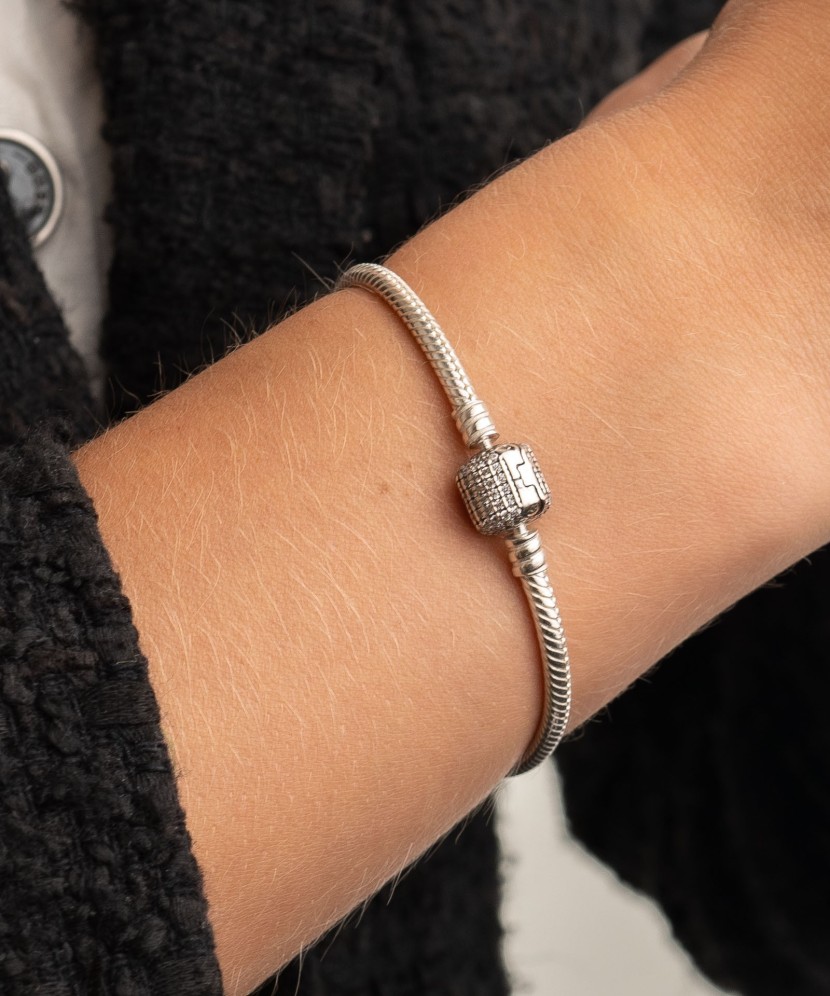 Серебряный браслет с цирконами