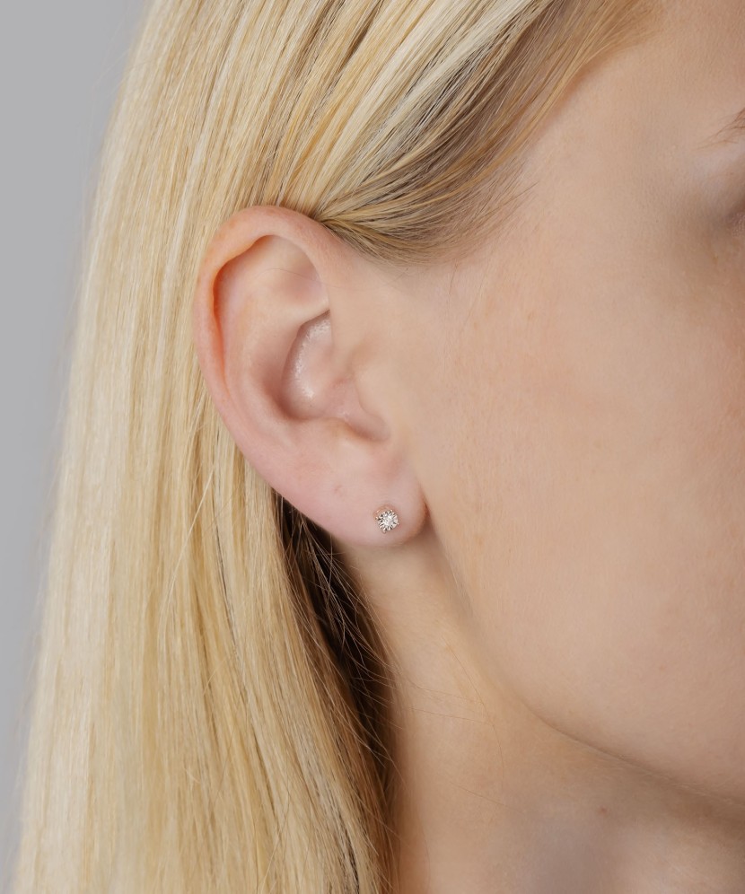 Золотые серьги с алмазами