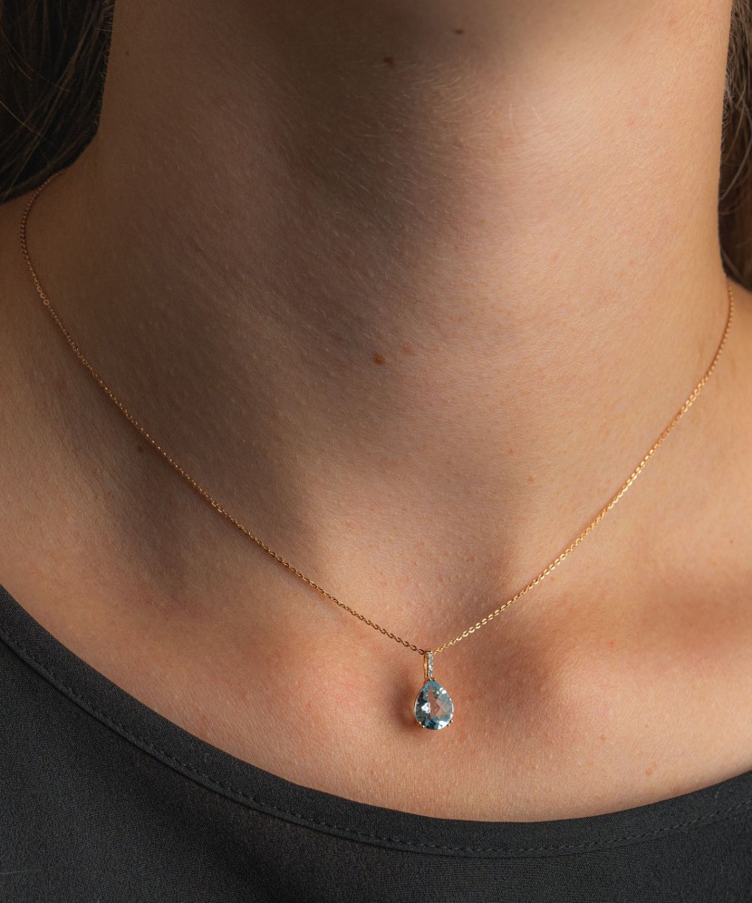 Zelta kulons ar dimantiem un topāzu - Goldinga