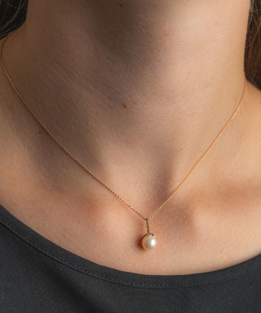 Zelta kulons ar pērli un dimantiem - Goldinga