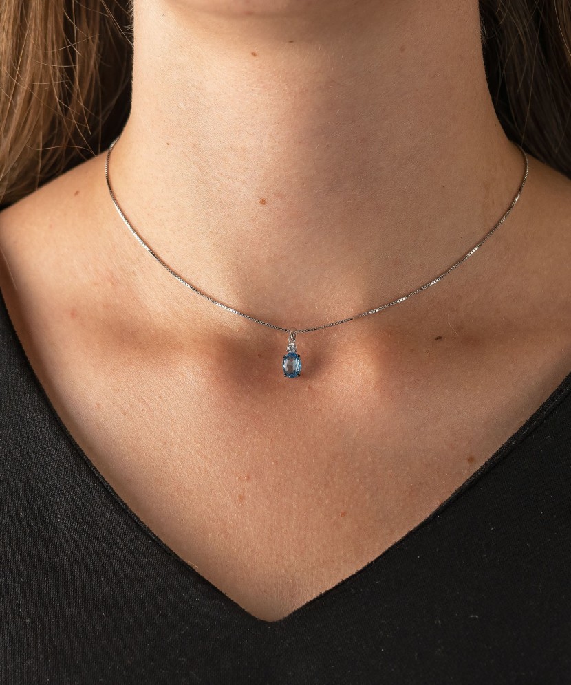 Серебряный подвеска с цирконами