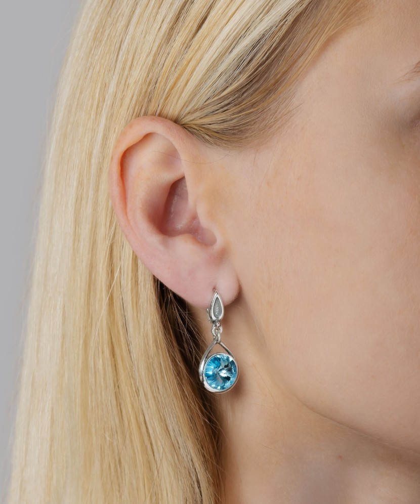 Sidabriniai auskarai su kristalais