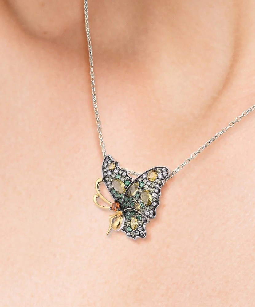 Sudraba kulons ar spineļiem un cirkoniem - sudraba piekariņi - Goldinga