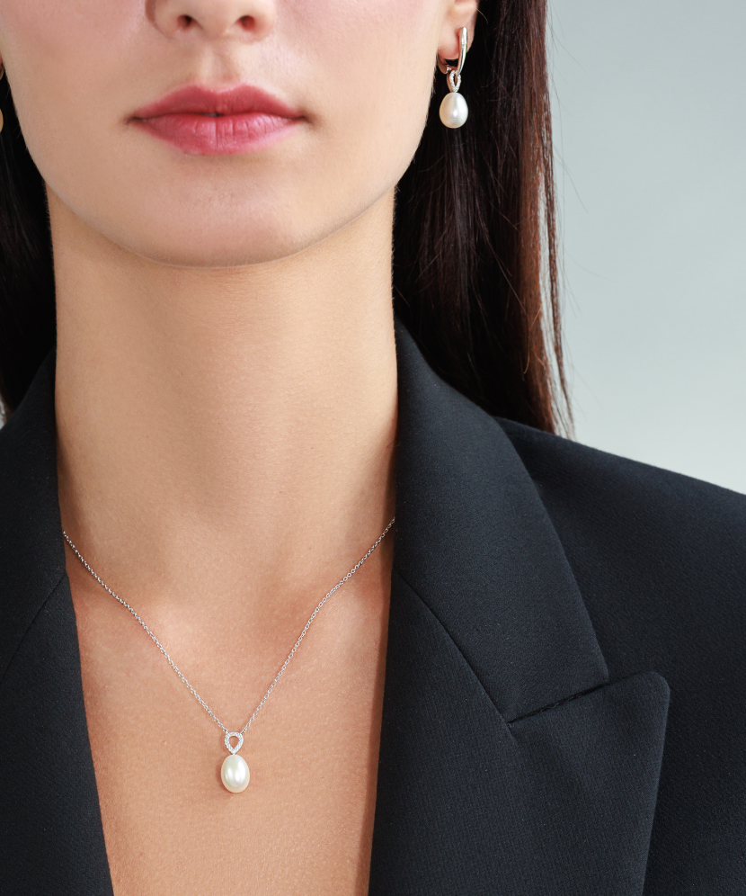 Серебряная цепочка с жемчуг и фианитами