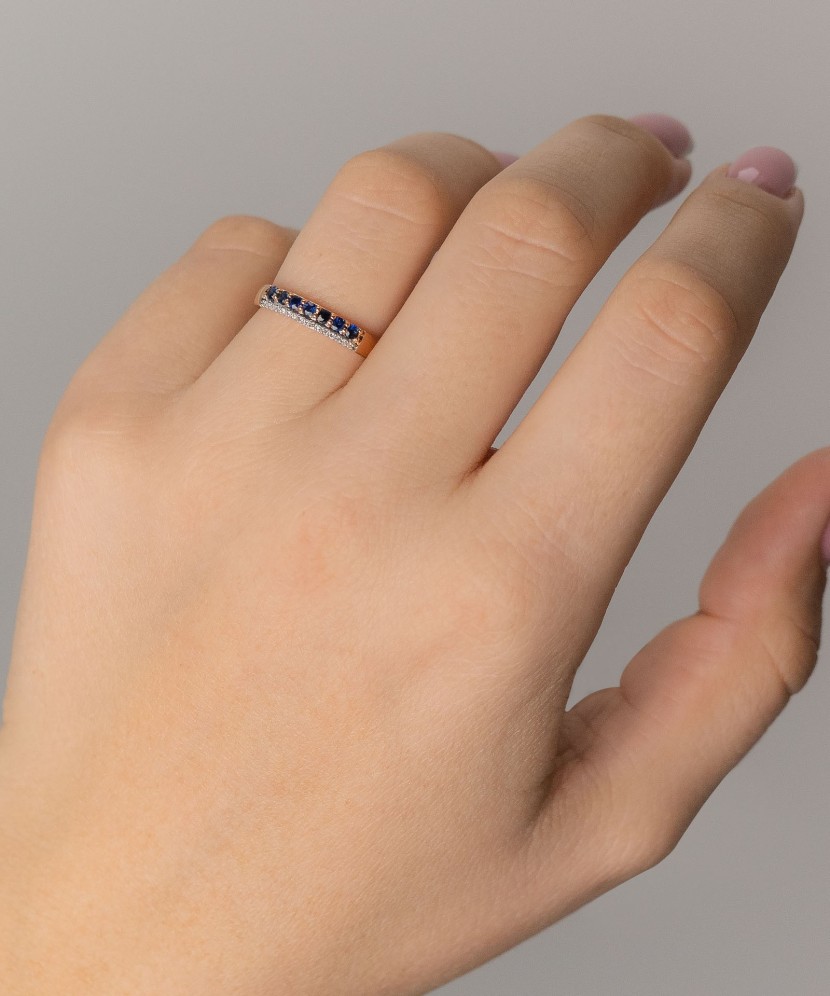 Золотое кольцо su с сапфирами и бриллиантами