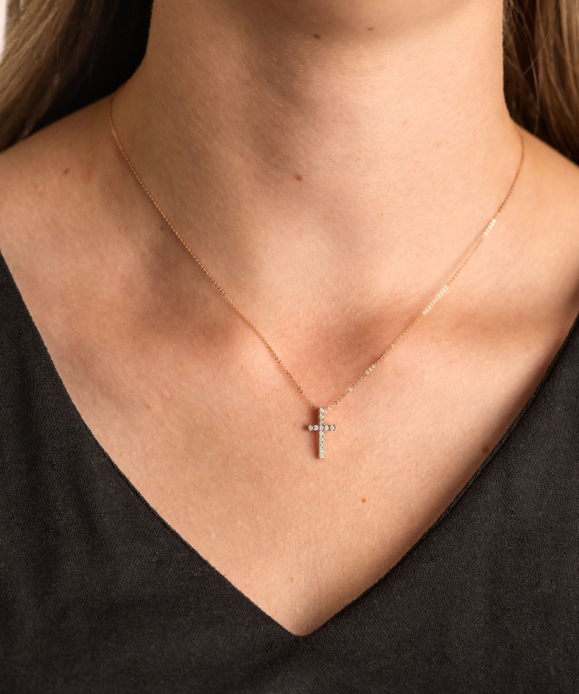 Цепочка из белого золота с бриллиантовой подвеской