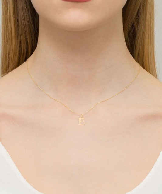 Золотой кулон с бриллиантом, буква E