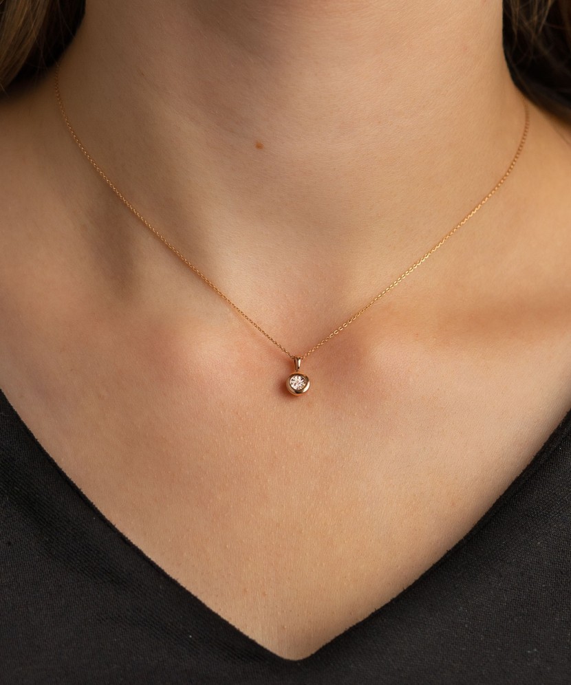 Zelta piekariņš ar briljantu