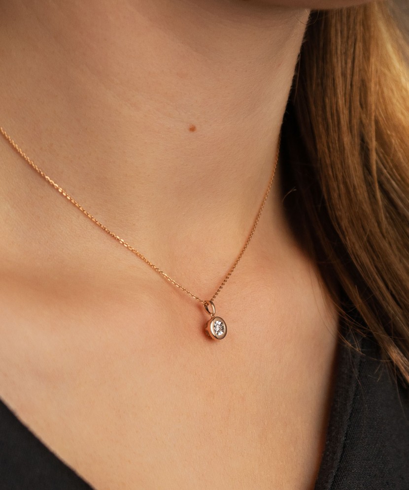 Zelta piekariņš ar briljantu