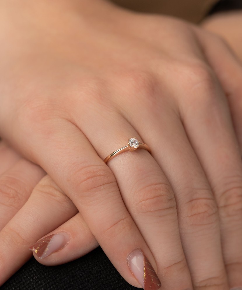 Zelta gredzens ar cirkoniju