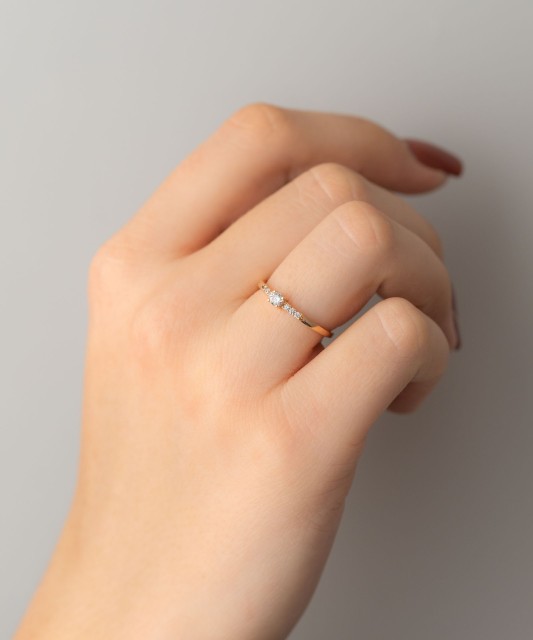 Zelta gredzens ar cirkonijiem