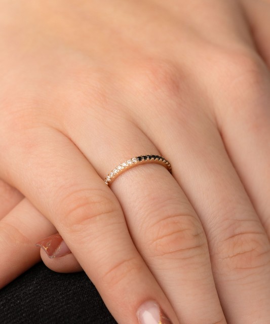 Zelta gredzens ar cirkonijiem