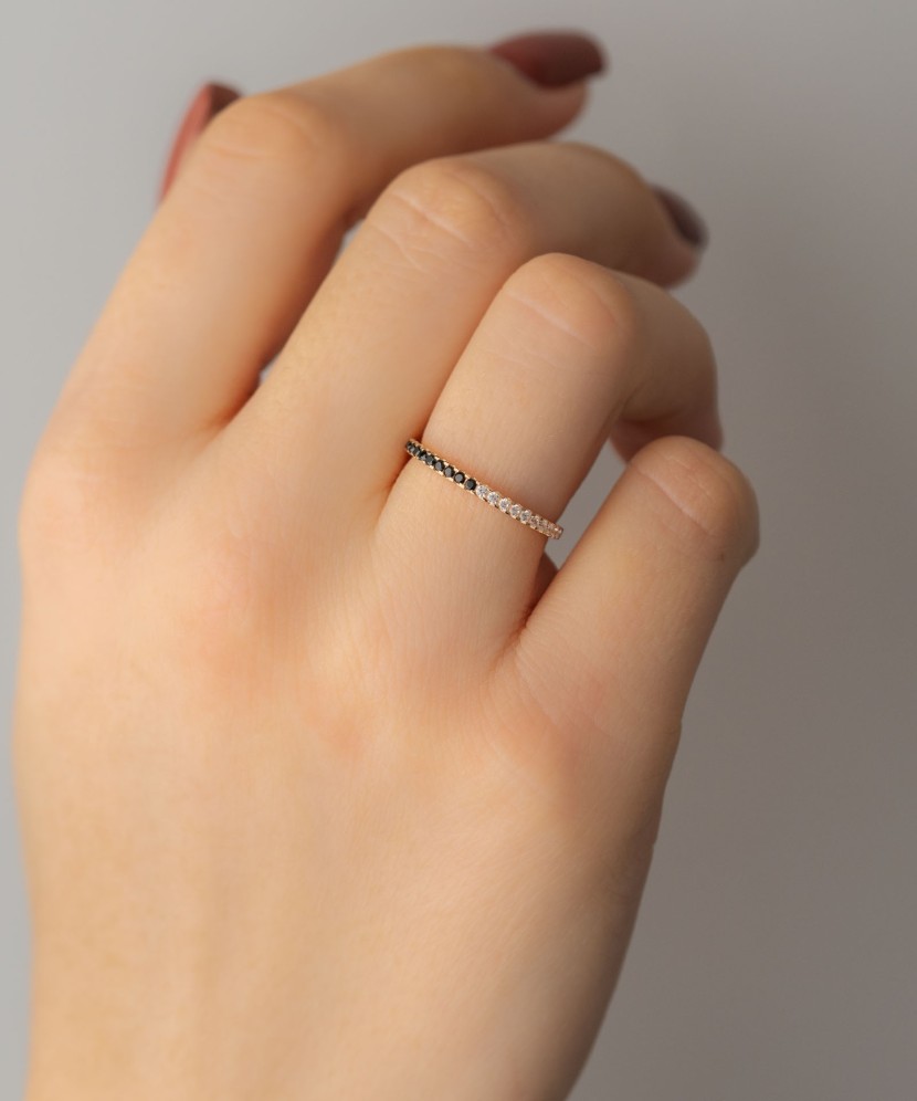 Zelta gredzens ar cirkonijiem