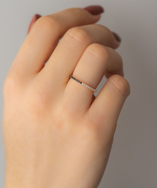 Zelta gredzens ar cirkonijiem