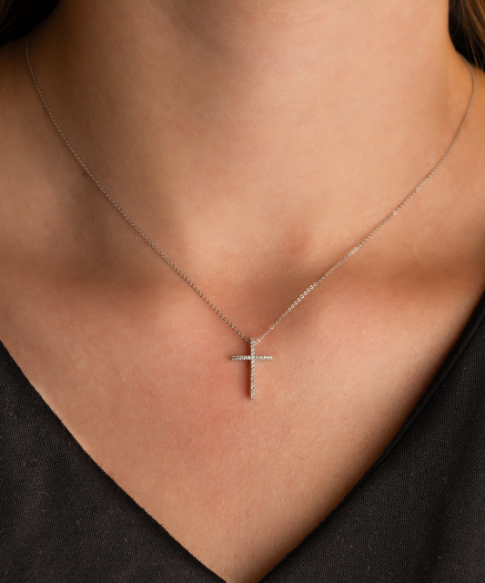 Цепочка из белого золота с бриллиантовой подвеской